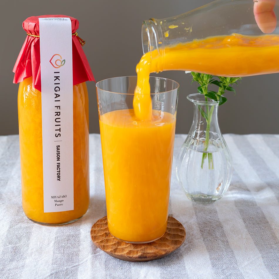 MIYAZAKI Mango Puree with glass
